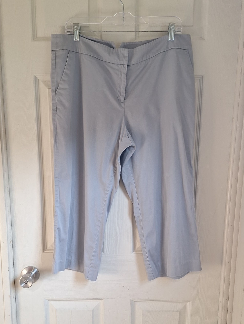 Attention Women's Light Gray Modern Fit Capri Pants Size 14